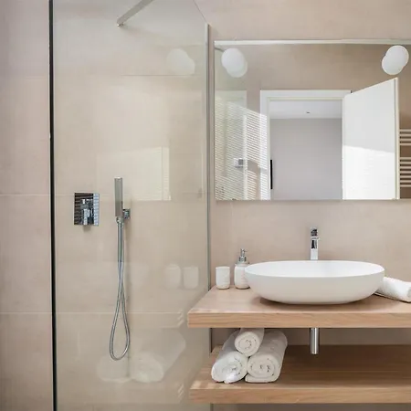 Viktoria Holiday home Pakostane